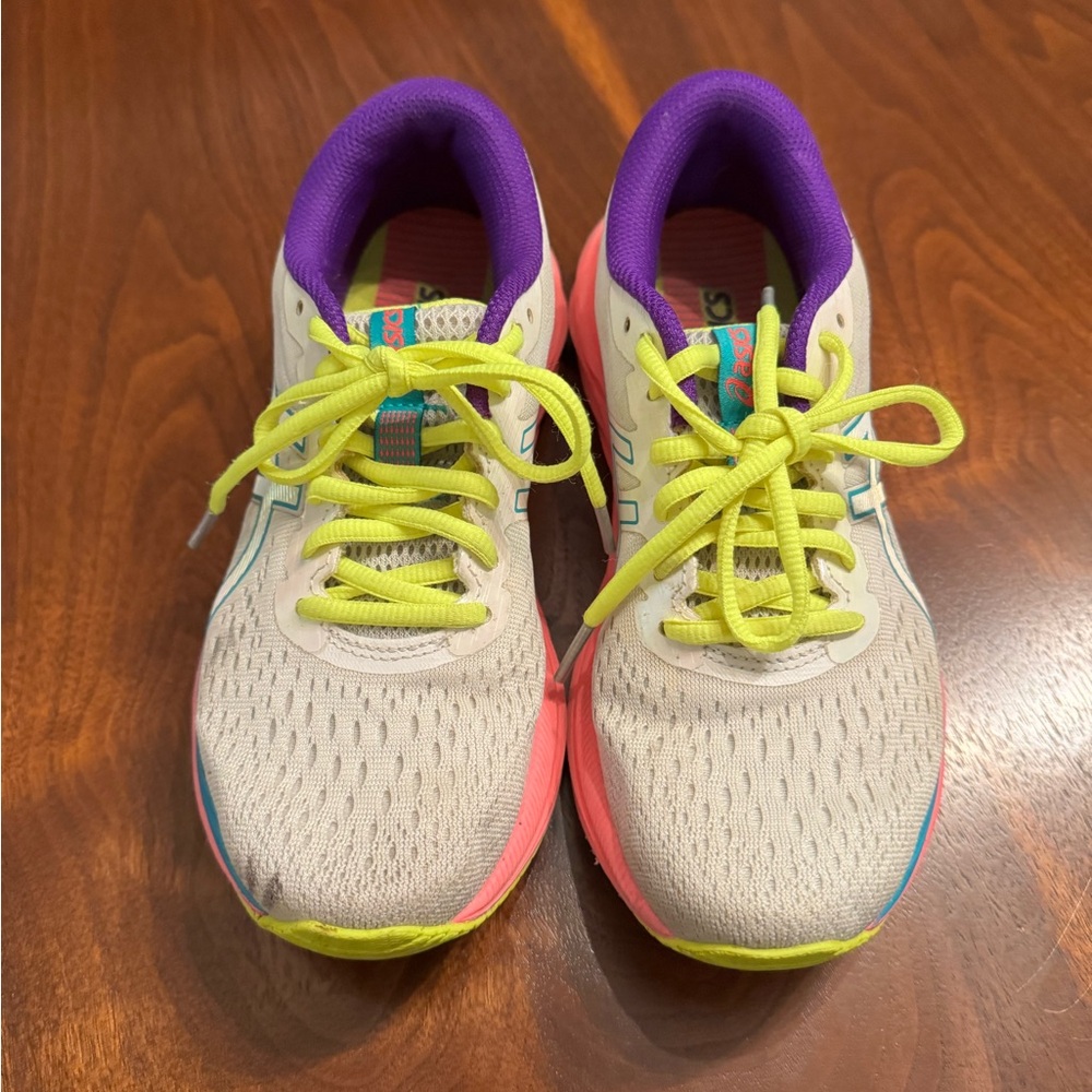 Aasics running shoes size 6 - Picture 3 of 5